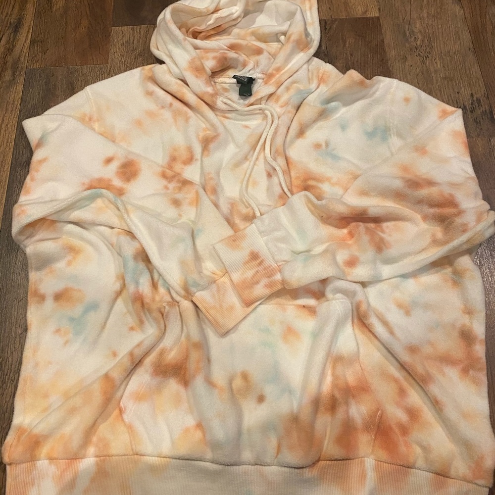 Wild Fable hooded sweatshirt. Super soft tye dyed.